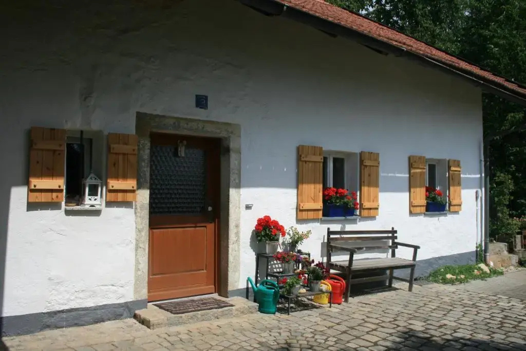2 Bedrooms Cottage