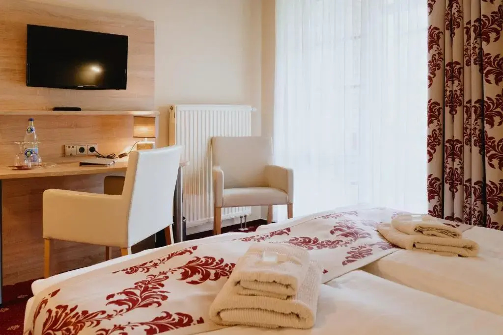 Standard Double room with balcony (full double bed)