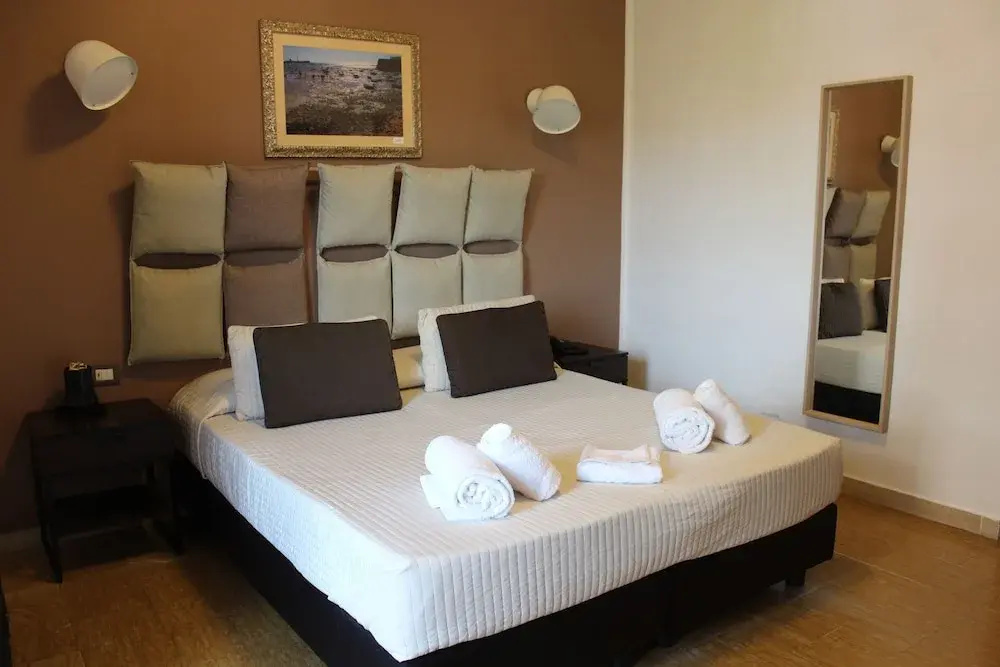 Standard Double room with balcony (full double bed)