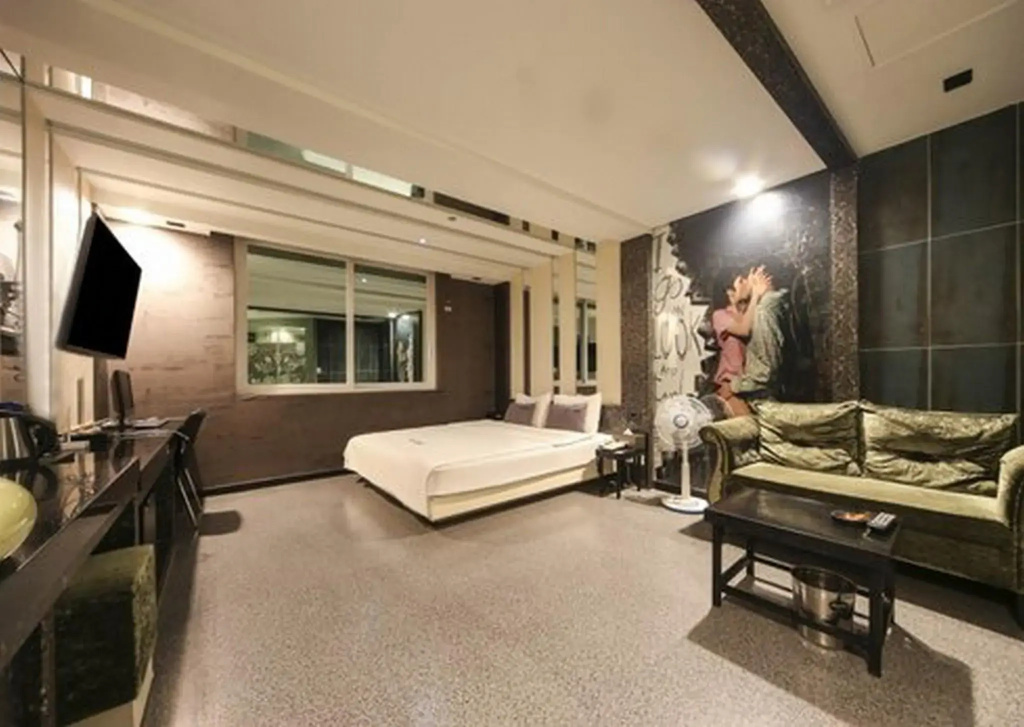 Standard Double room (full double bed)