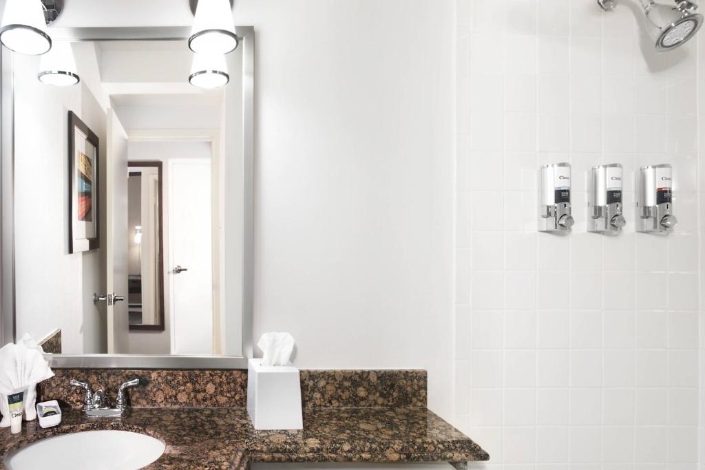 Four Points by Sheraton Kansas City Airport - Chambres