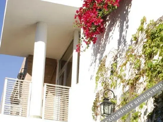 Nuna Ayni Apartments