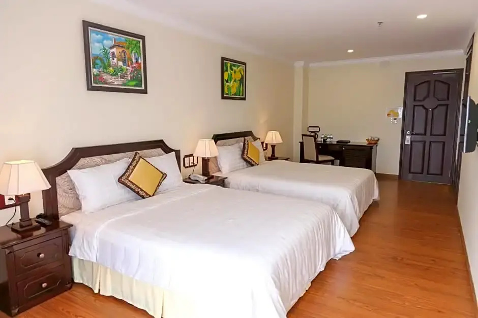 Deluxe Double room with balcony (full double bed)