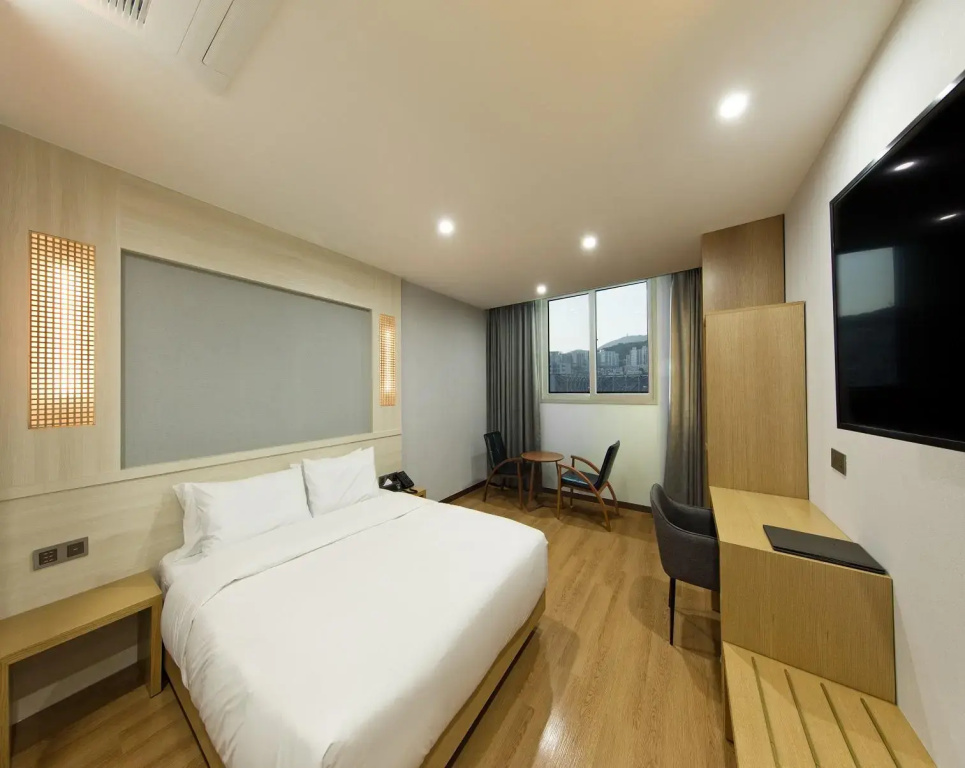 Standard Double room (full double bed)