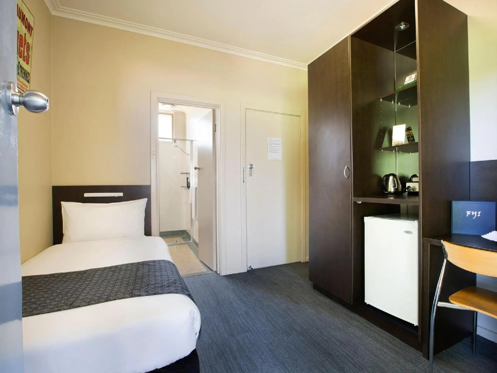 Economy room