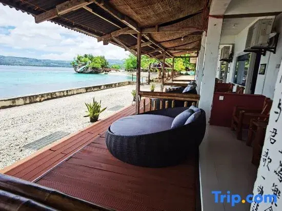 Standard Double room with ocean view (full double bed)