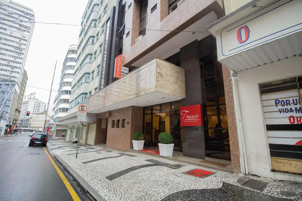 Trevi Hotel & Business