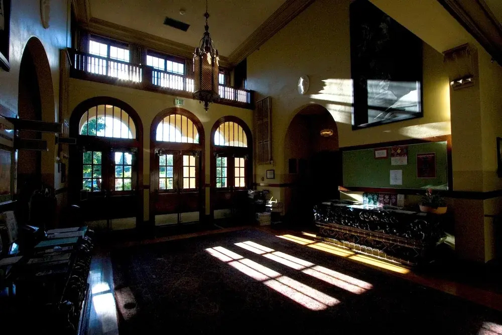 McMenamins Kennedy School - Général