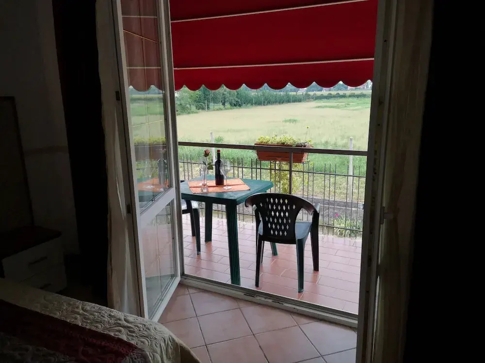Business Double room (full double bed)