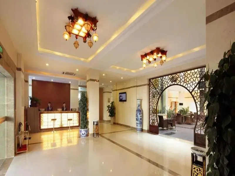 Lobby & Reception