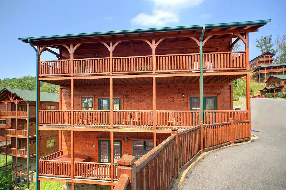 Gatlinburg Majesty by Jackson Mountain Homes