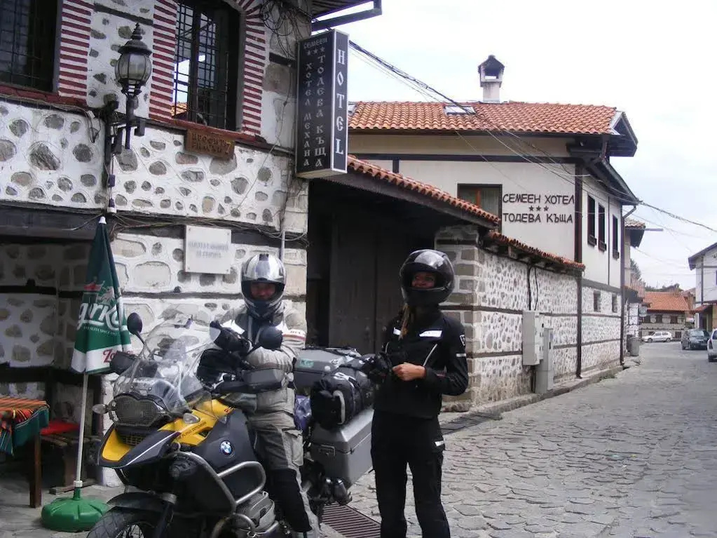 Todeva House - Général