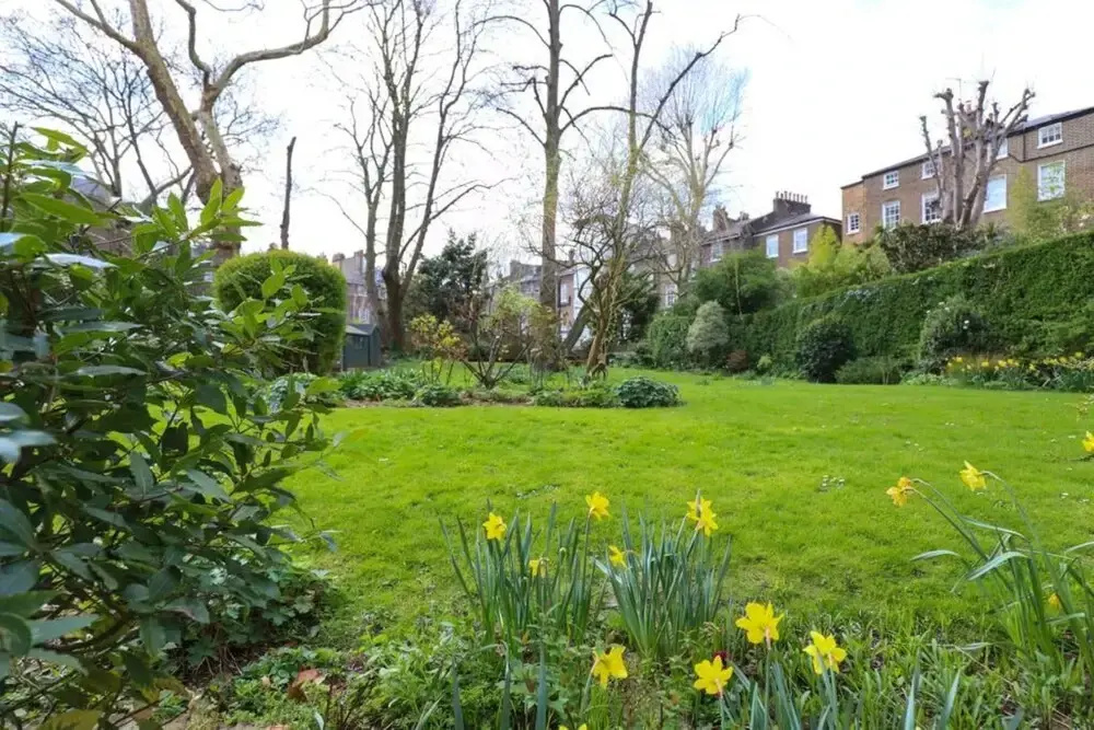 Modern 3 Bedroom Camden Flat With Garden