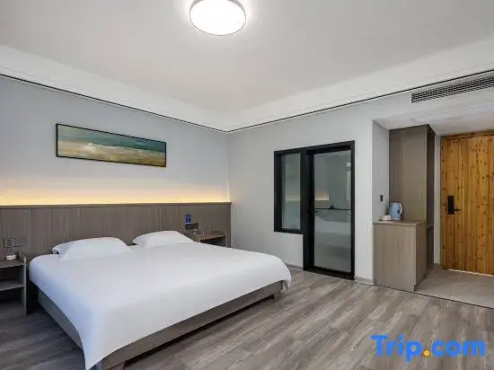 Standard Double room with balcony (full double bed)