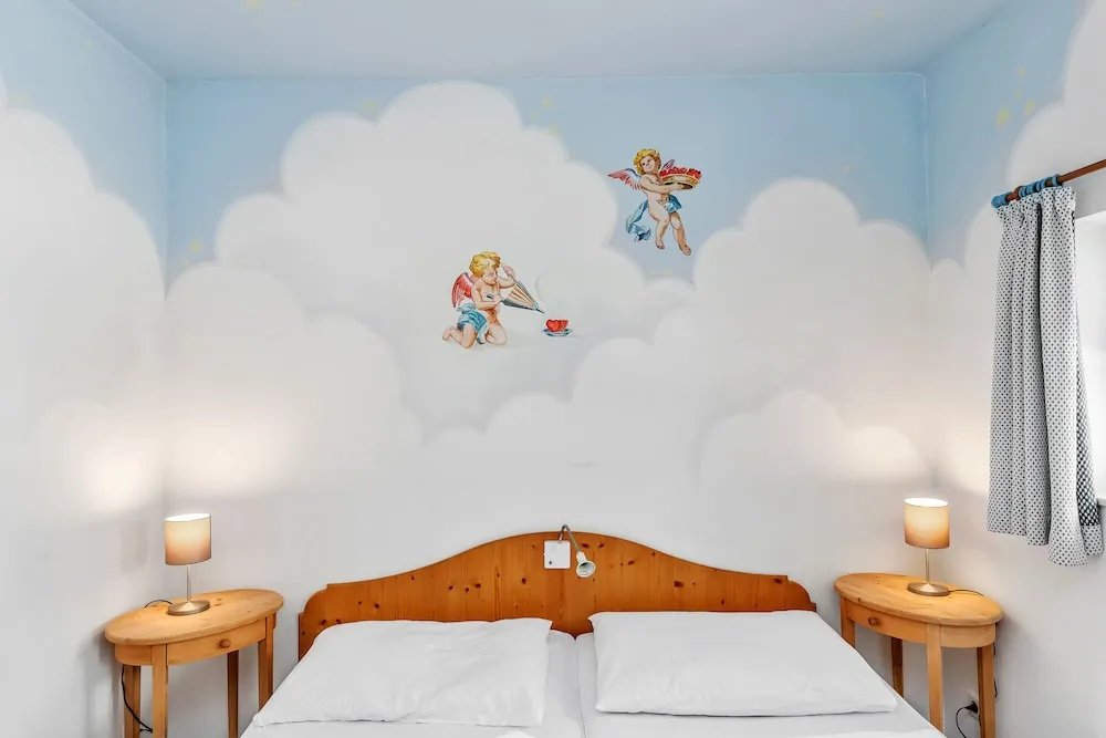 Economy Double room (full double bed)