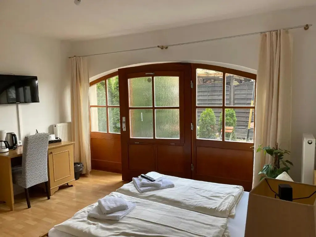 Standard Double room (full double bed)