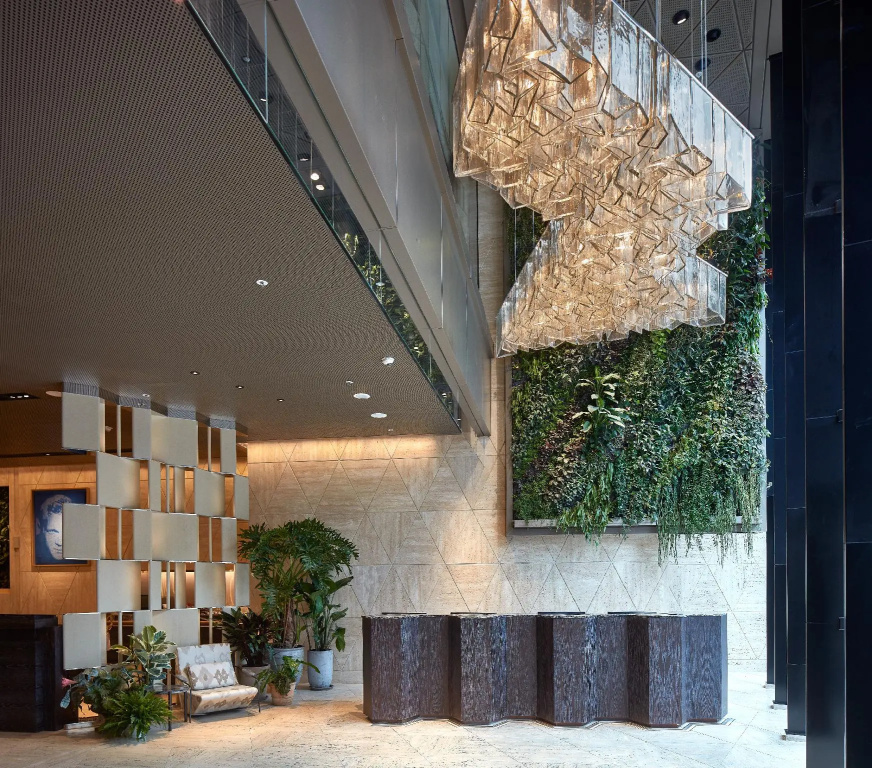 The Emperor Hotel — фото