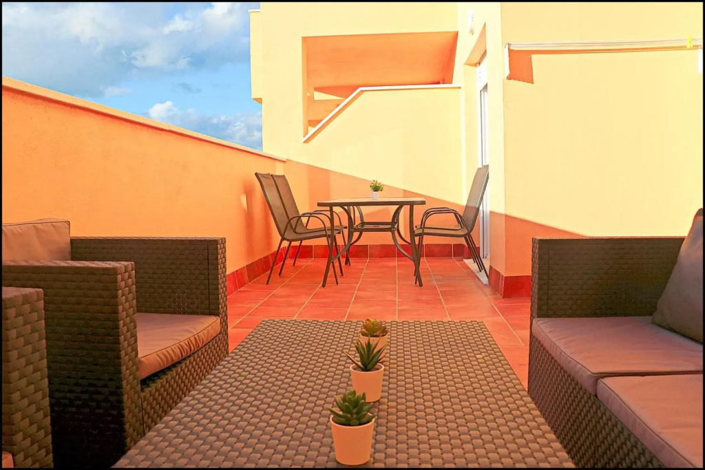 Apartamento en segunda linea, con piscina comunitaria