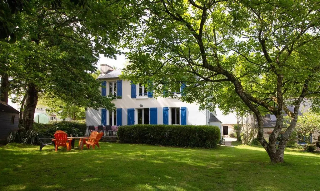Cottage with garden view