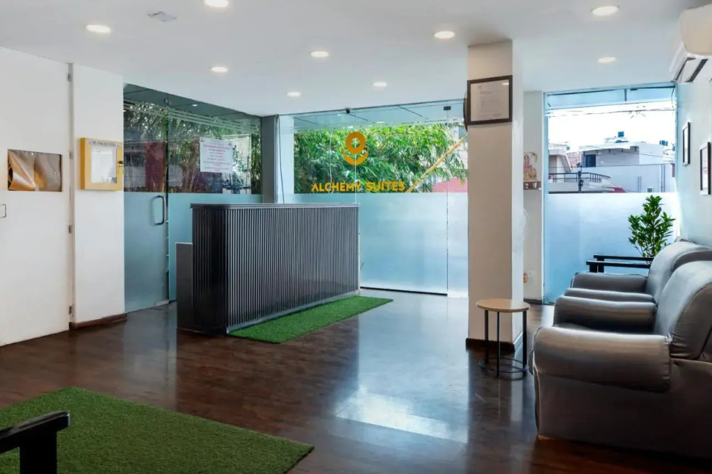 Lobby & Reception