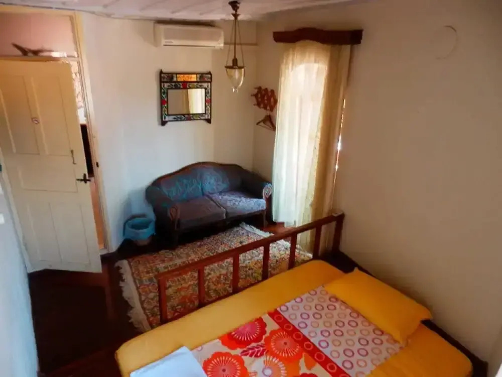 Taksiyarhis Pansiyonu by null