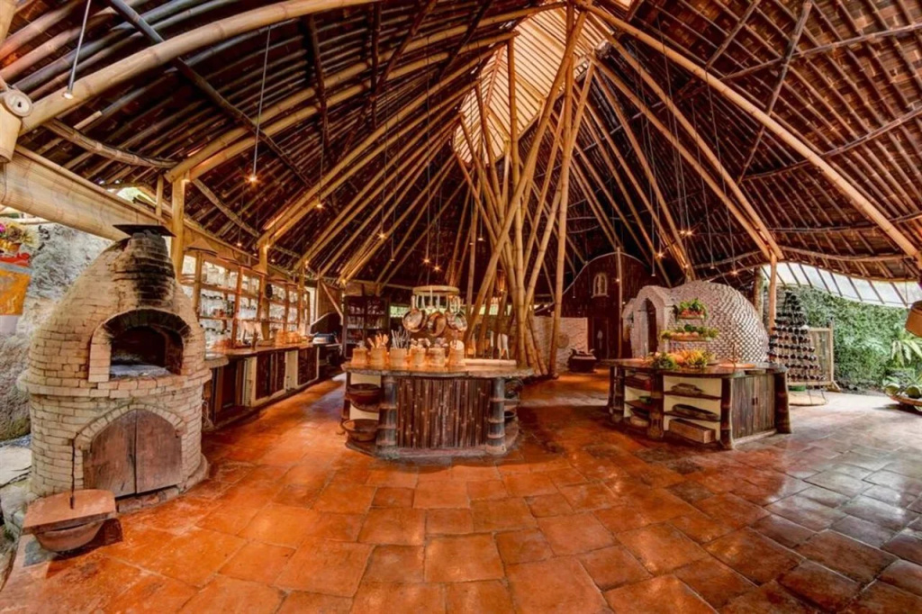 Курортный отель Bambu Indah — фото