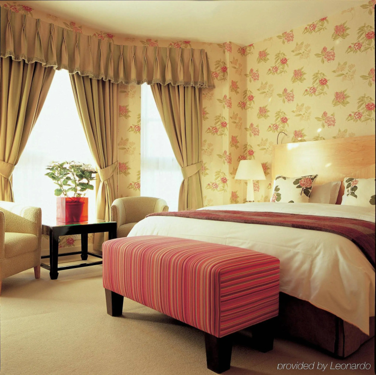 Отель The Mandeville Hotel в Лондоне