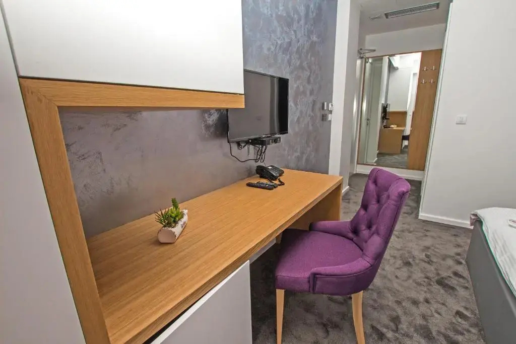 Standard Double room with garden view (full double bed)