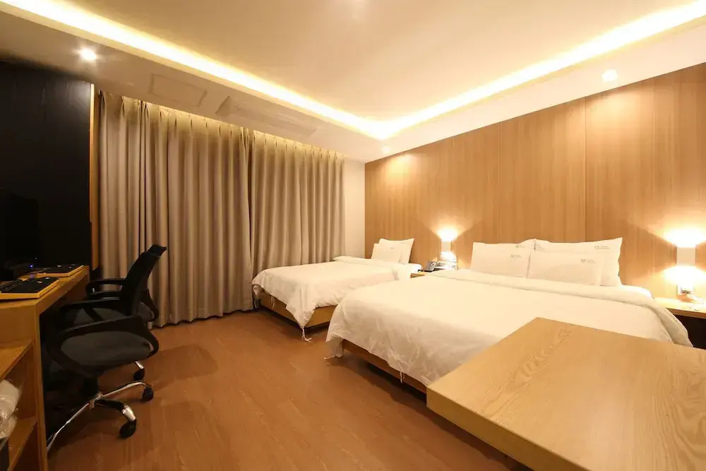 Standard Double room (twin beds)