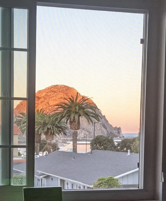 Standard Double room with partial ocean view (full double bed)