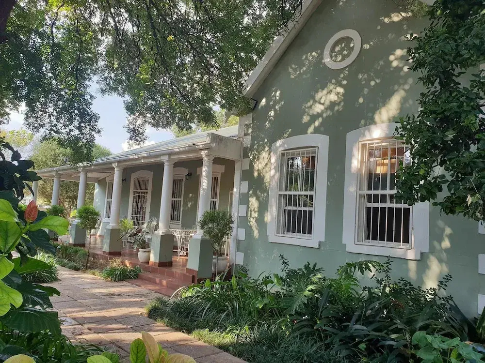 Bauhenia Guesthouse
