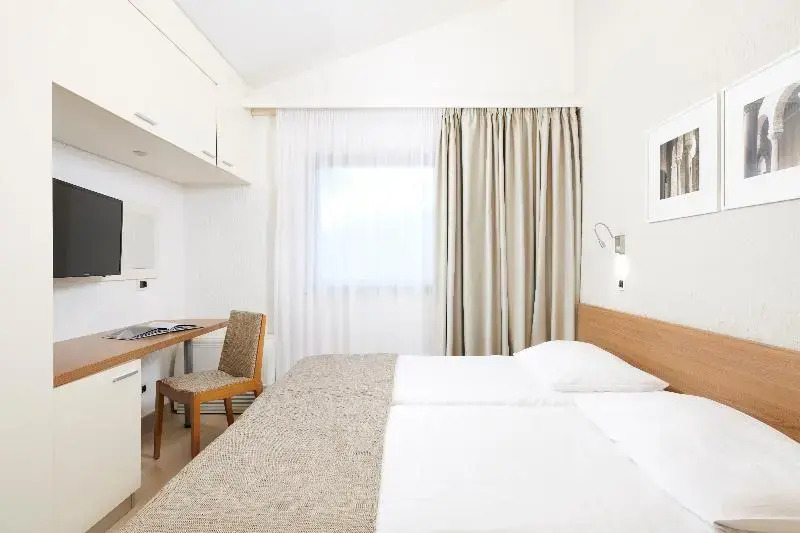 Двухместный номер Classic двуспальная кровать в Village Galijot Plava Laguna