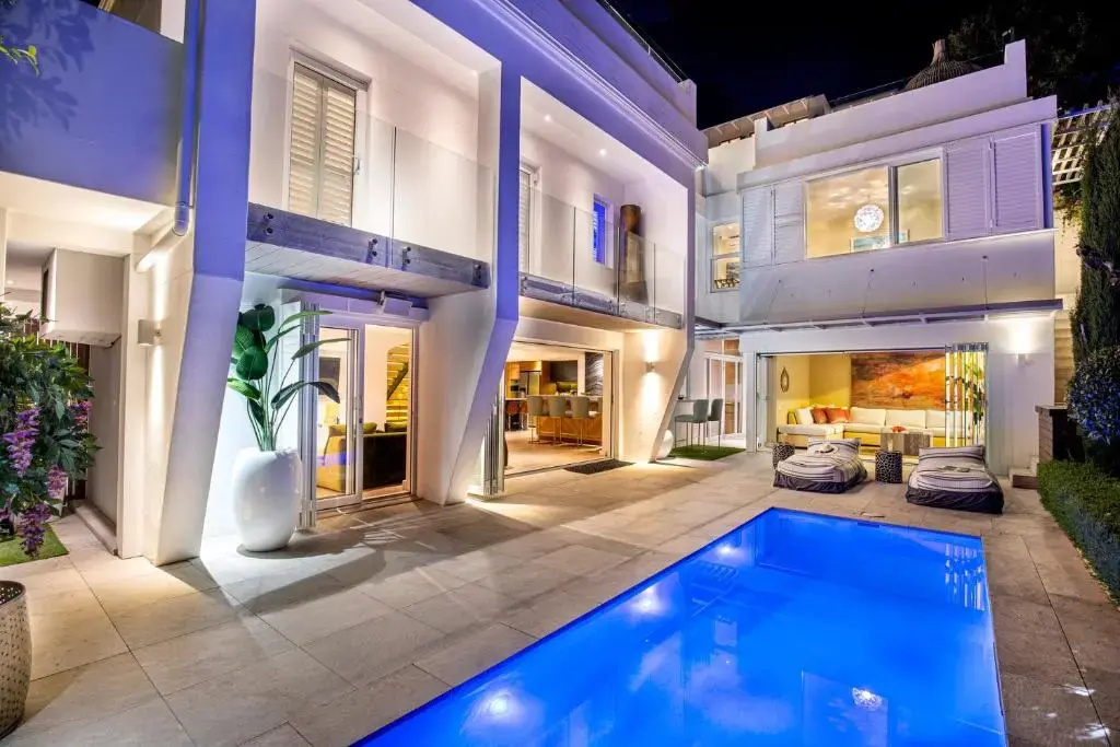 Clifton YOLO Spaces – Clifton Private Beach Villa