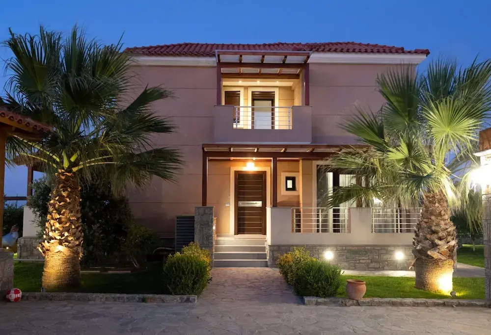 Luxurious Villa David