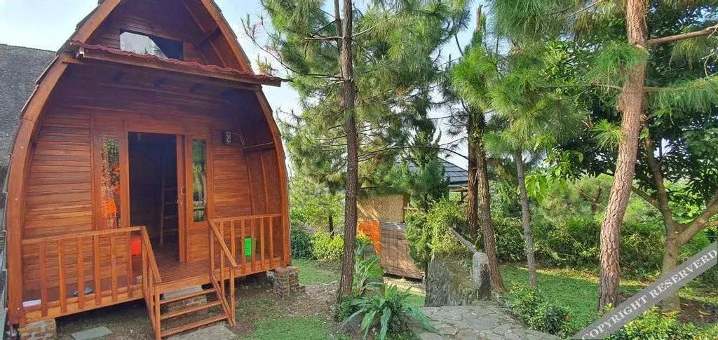 Saung Orange Village