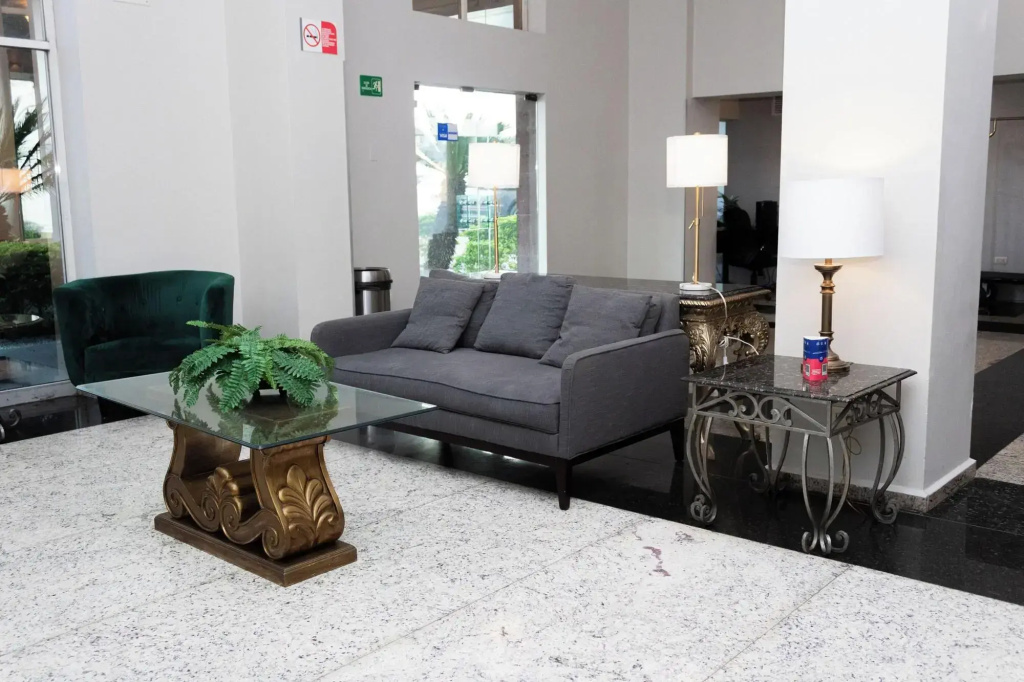Lobby & Reception
