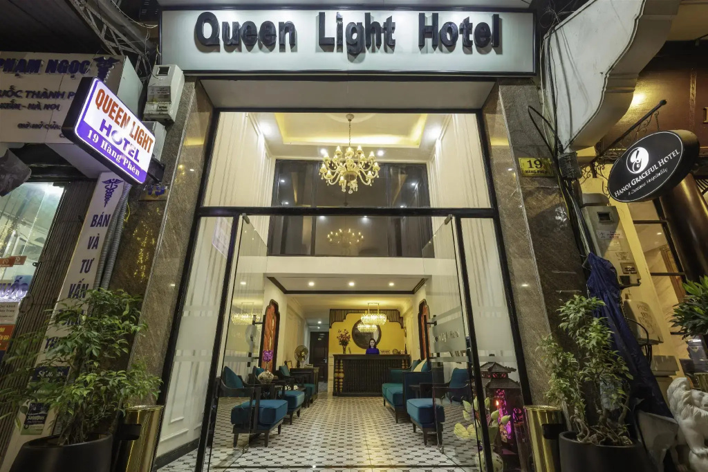 Queen Light Hotel — фото