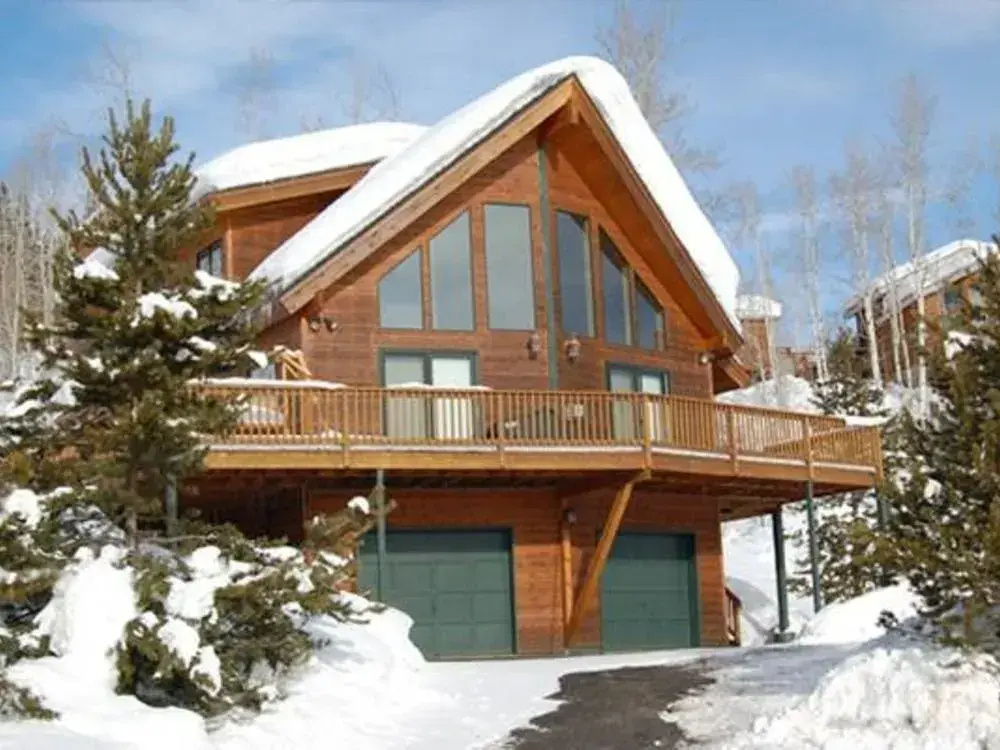 Tree Haus 4 Br Home by RedAwning