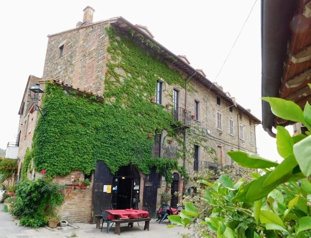 Borgo Cenaioli