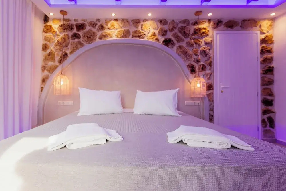Junior Suite with balcony and with partial sea view
