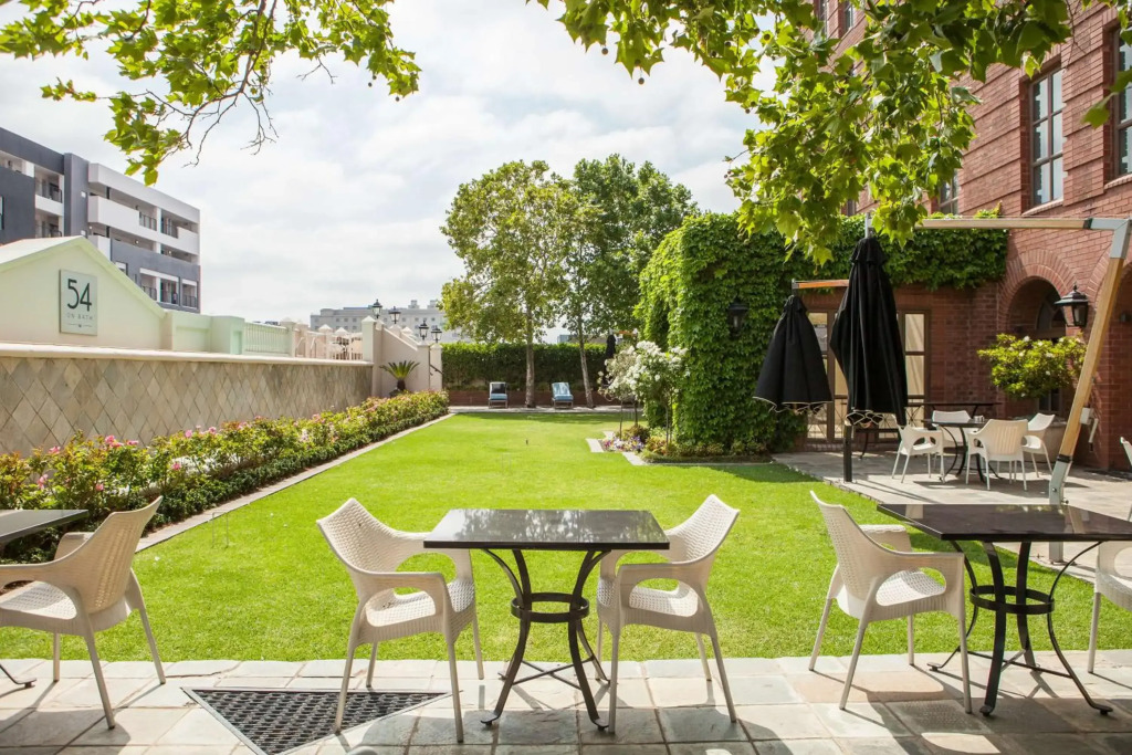 54 on Bath - фото 22