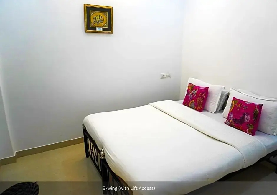 Standard Double room (full double bed)