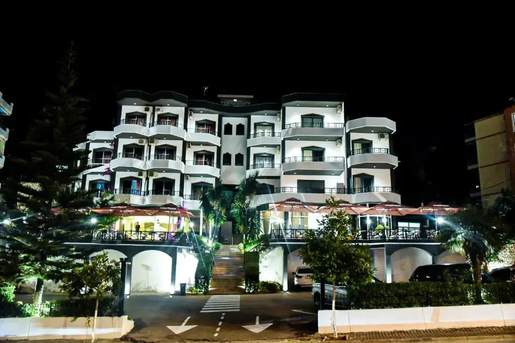 Privé City Hotel
