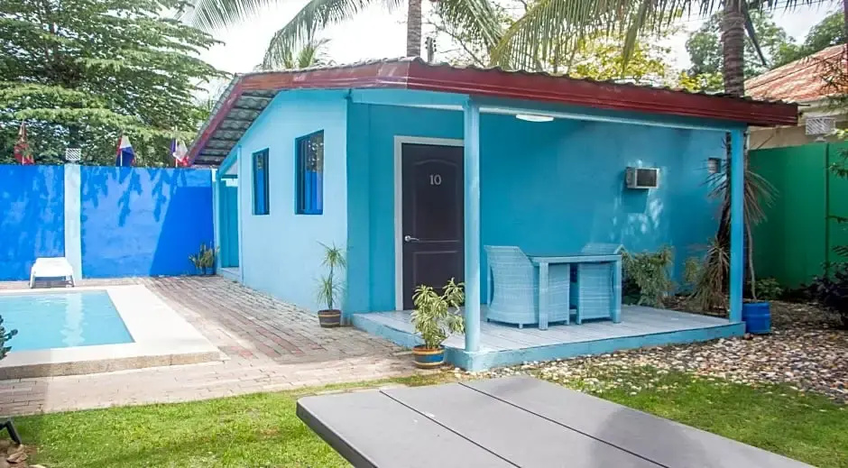 Standard Double room with pool view full double bed