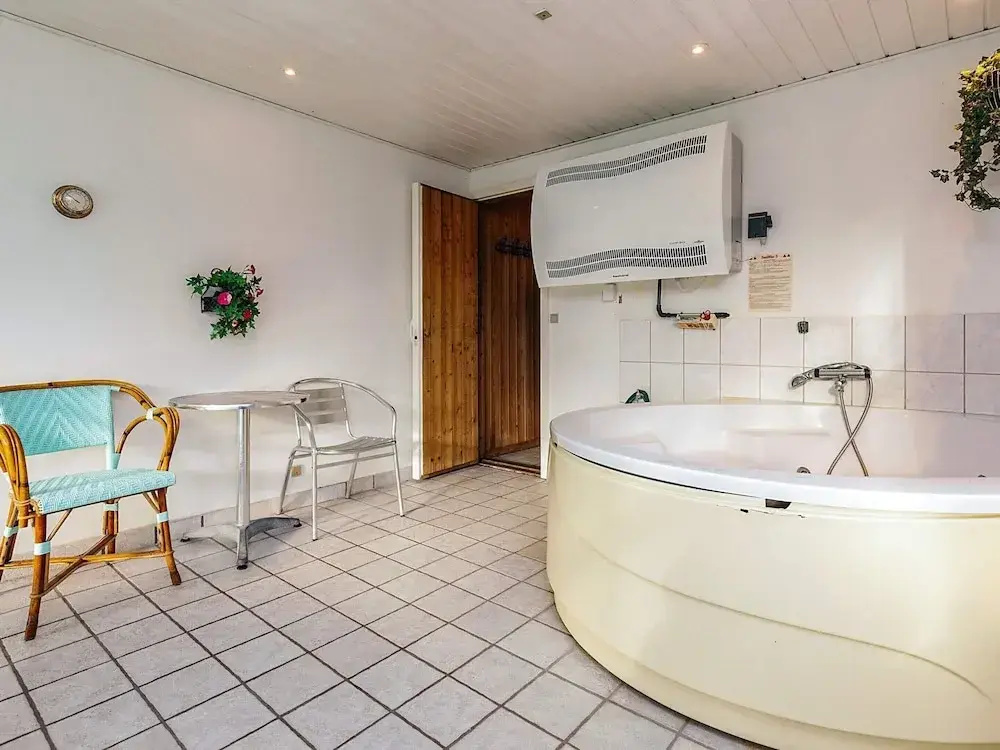 5 Star Holiday Home in Hals