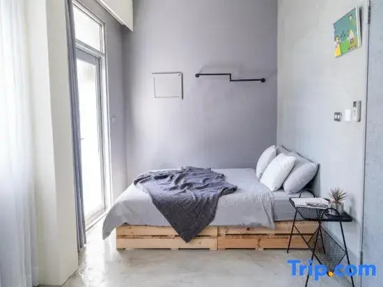 Standard Double room with balcony (full double bed)