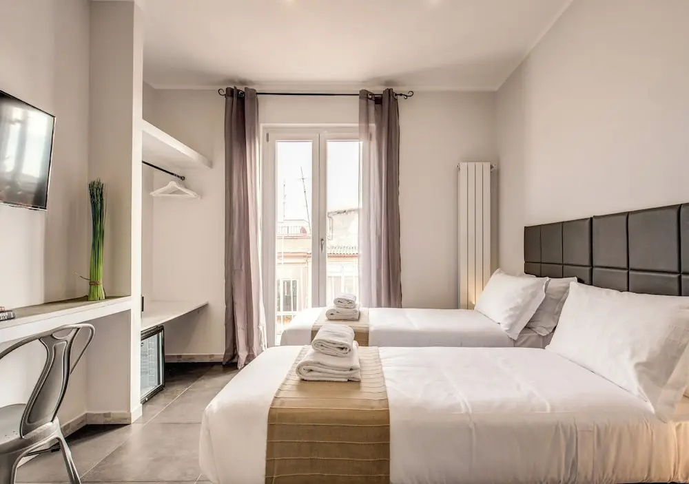 Floor 6 Boutique Rooms by DOT Suites — 4