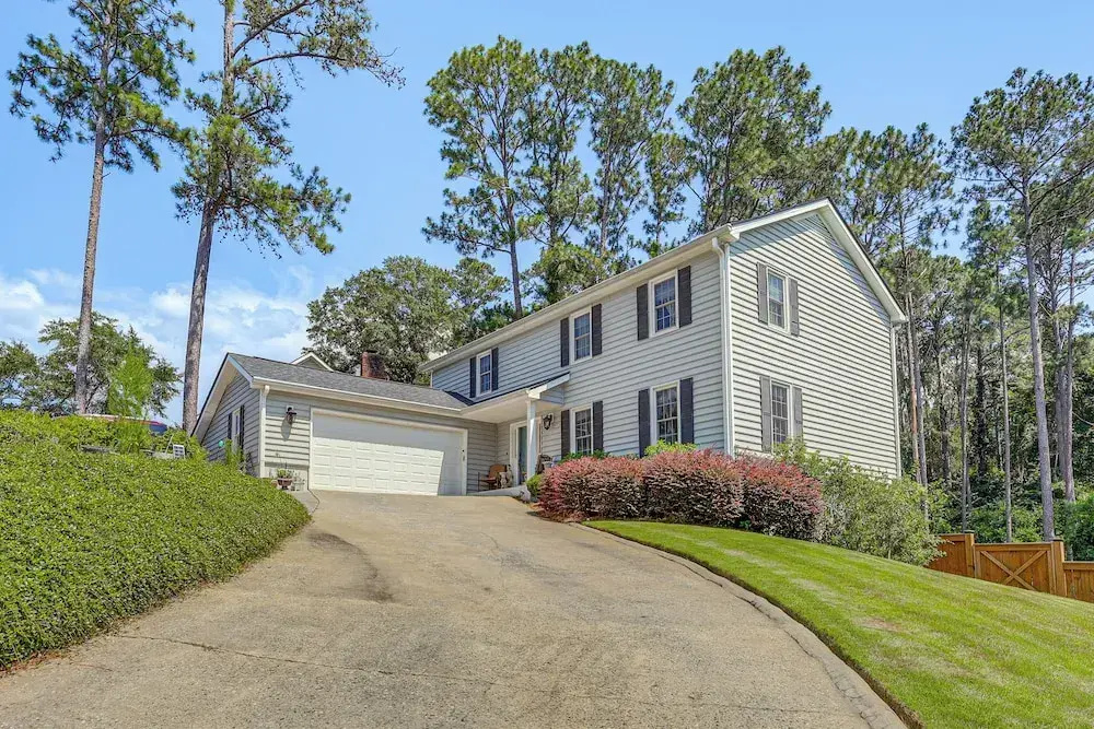 Pool & Tennis Court Access: Home in Warner Robins