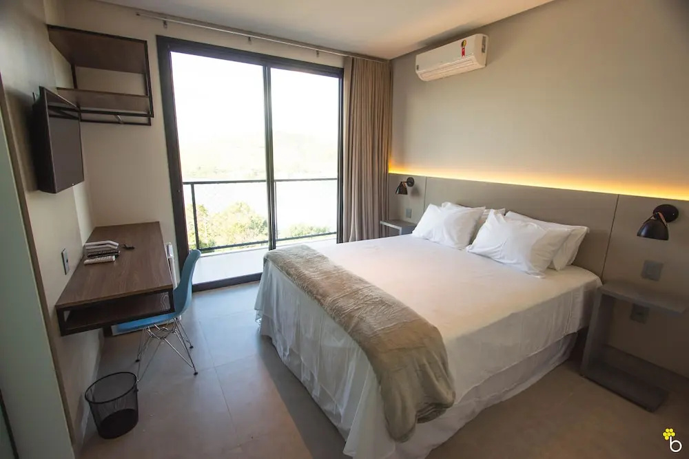 Premium Double room with lake view (full double bed)