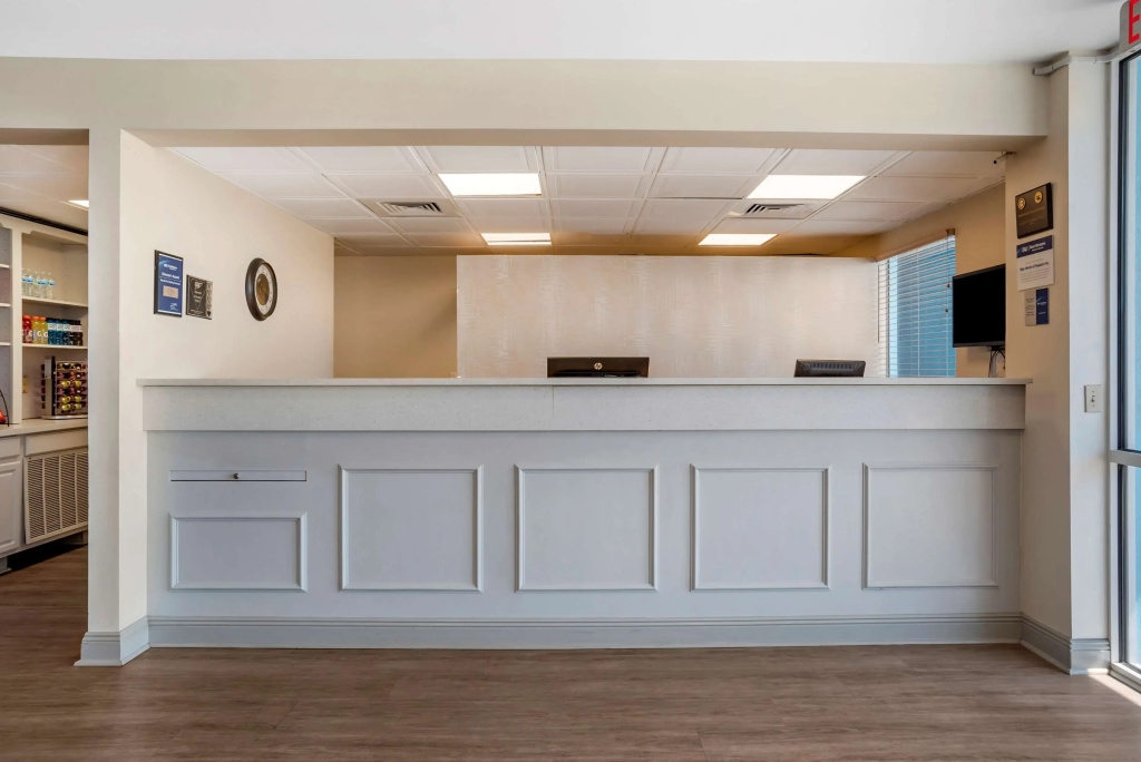 Lobby & Reception